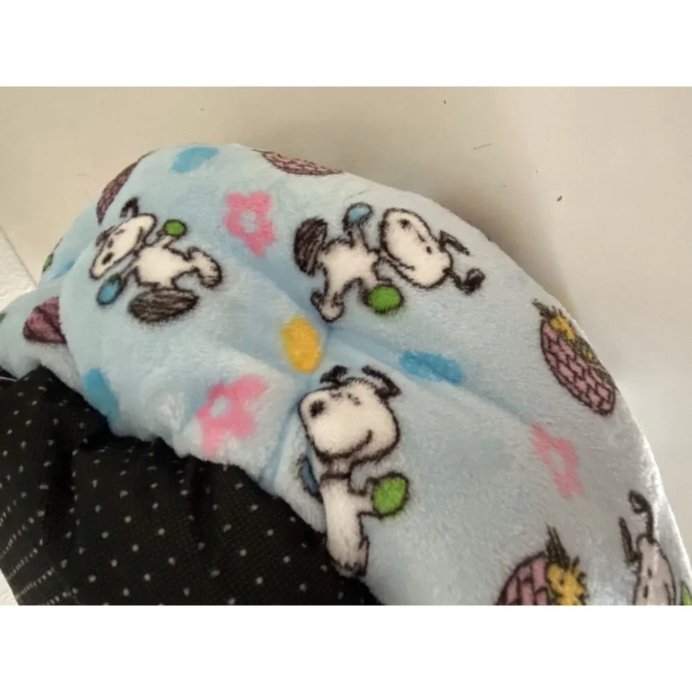 Peanuts Snoopy Small Dog Pet Cozy Cuddler Bed Easter Basket Eggs 19 X 15 X‎ 7”
